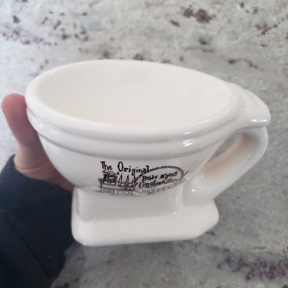 Vintage souvenir toilet bowl mug from Hawaii - Picture 3 of 5